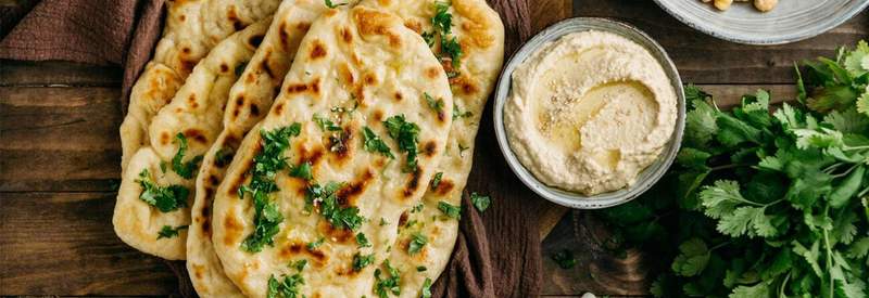 garlic naan in tandoor